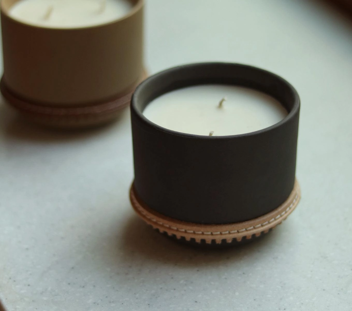 CERAMIC WELTED CANDLE