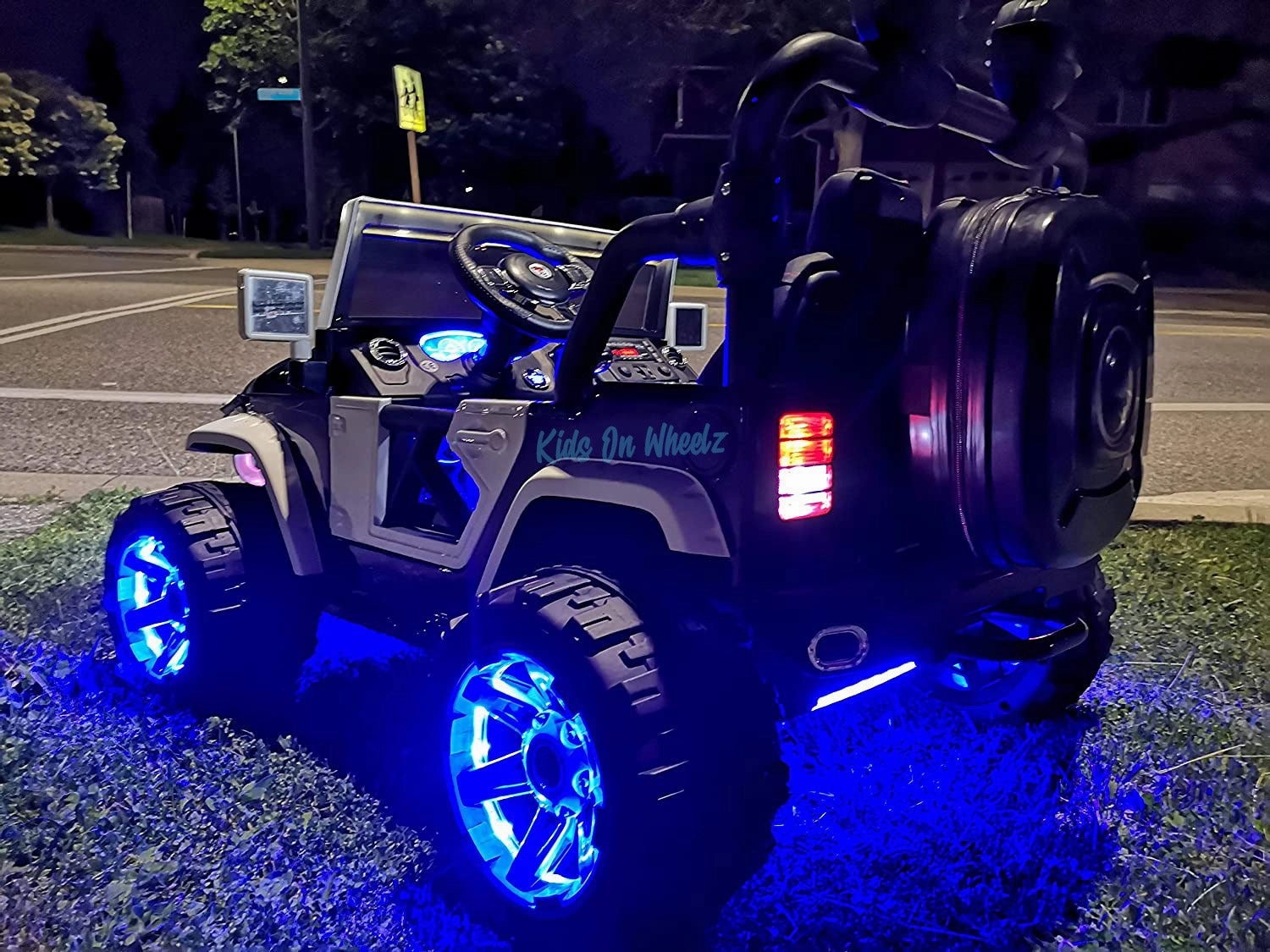 Jeep Wrangler 12V 2 Seater Electric Kids Ride on Car With Parental Remote Control