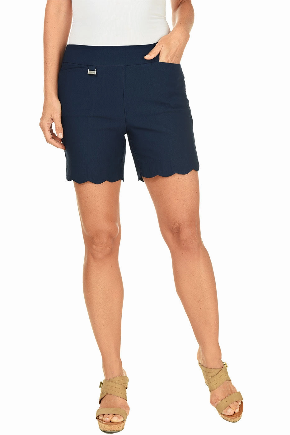 Pull-On Stretch Scallop Short