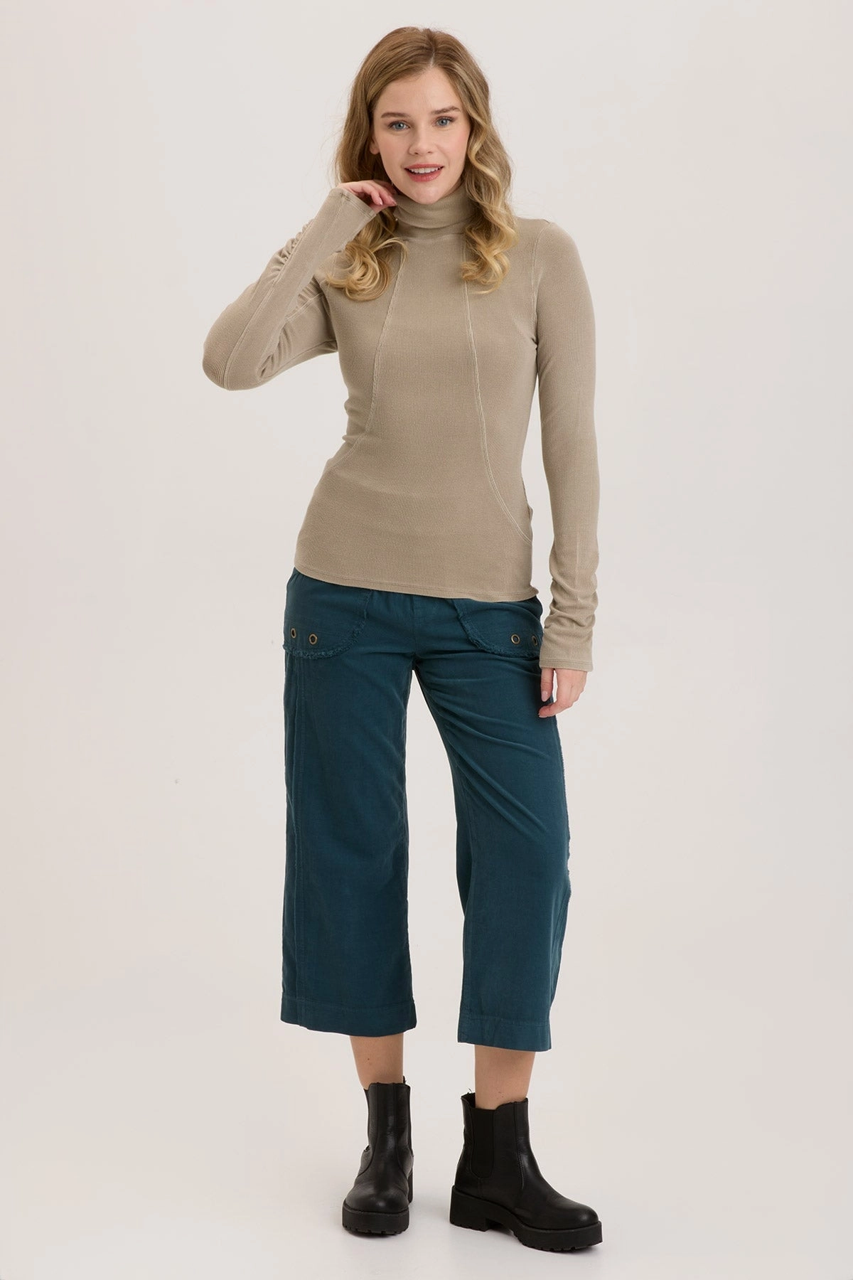 Rib Sorren Turtleneck
