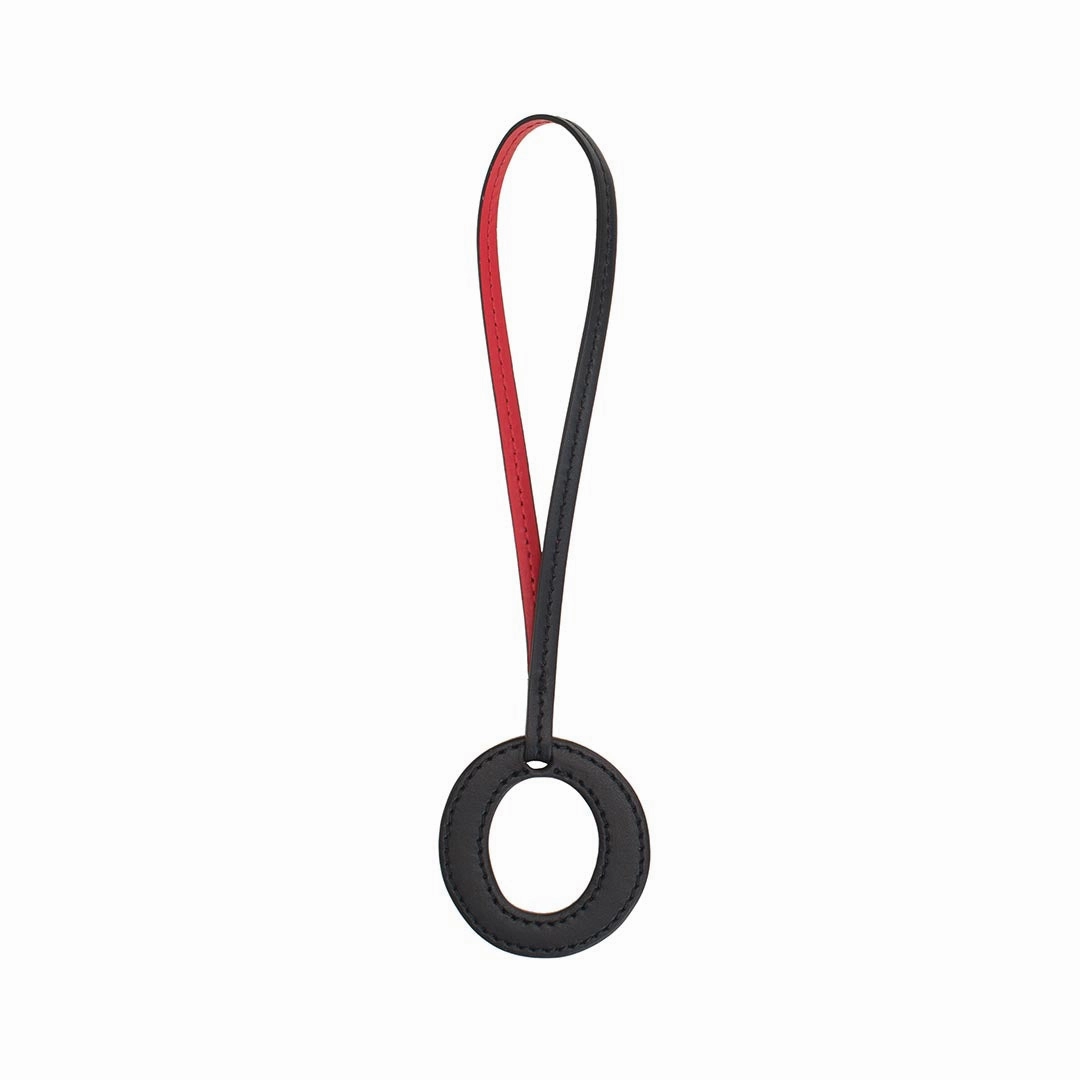 TB Charm Letter - O Black&Red